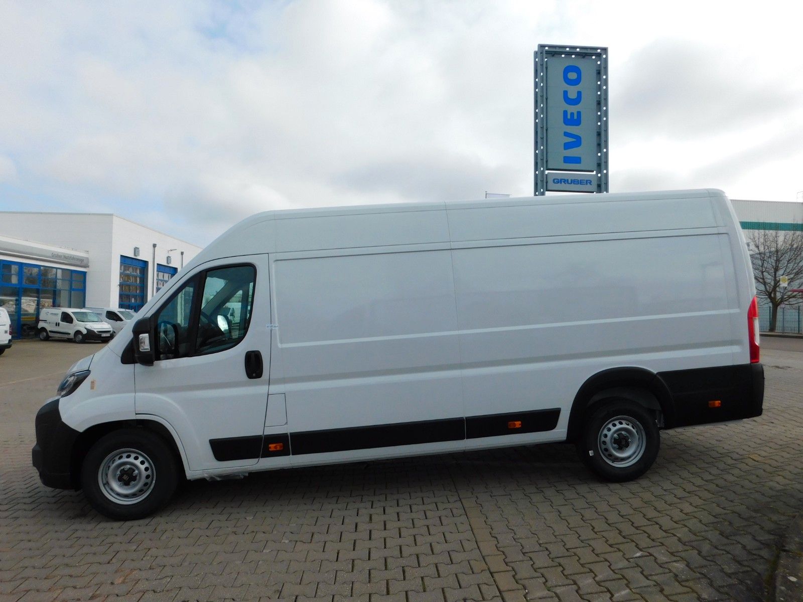 Fahrzeugabbildung Fiat Ducato H2 Kastenwagen 35 L4H2 140 Multijet Maxi