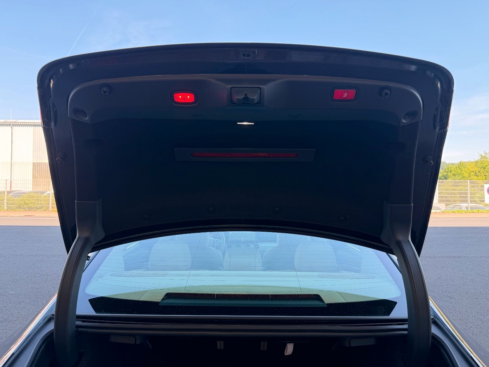 Fahrzeugabbildung Mercedes-Benz CLS 450 4M+Distr+ESD+AirM+Sitzklima+360