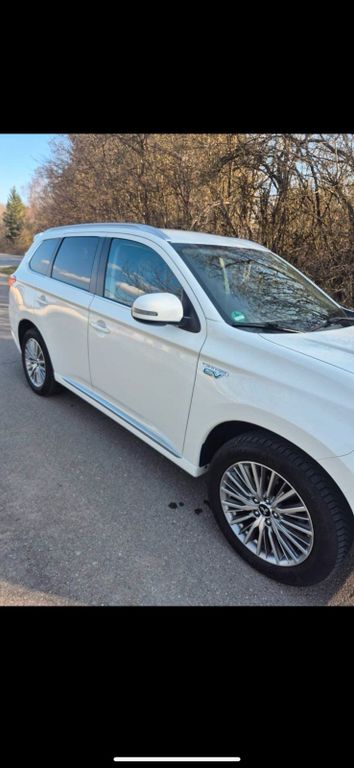 Image of Mitsubishi Plug-in Hybrid Outlander