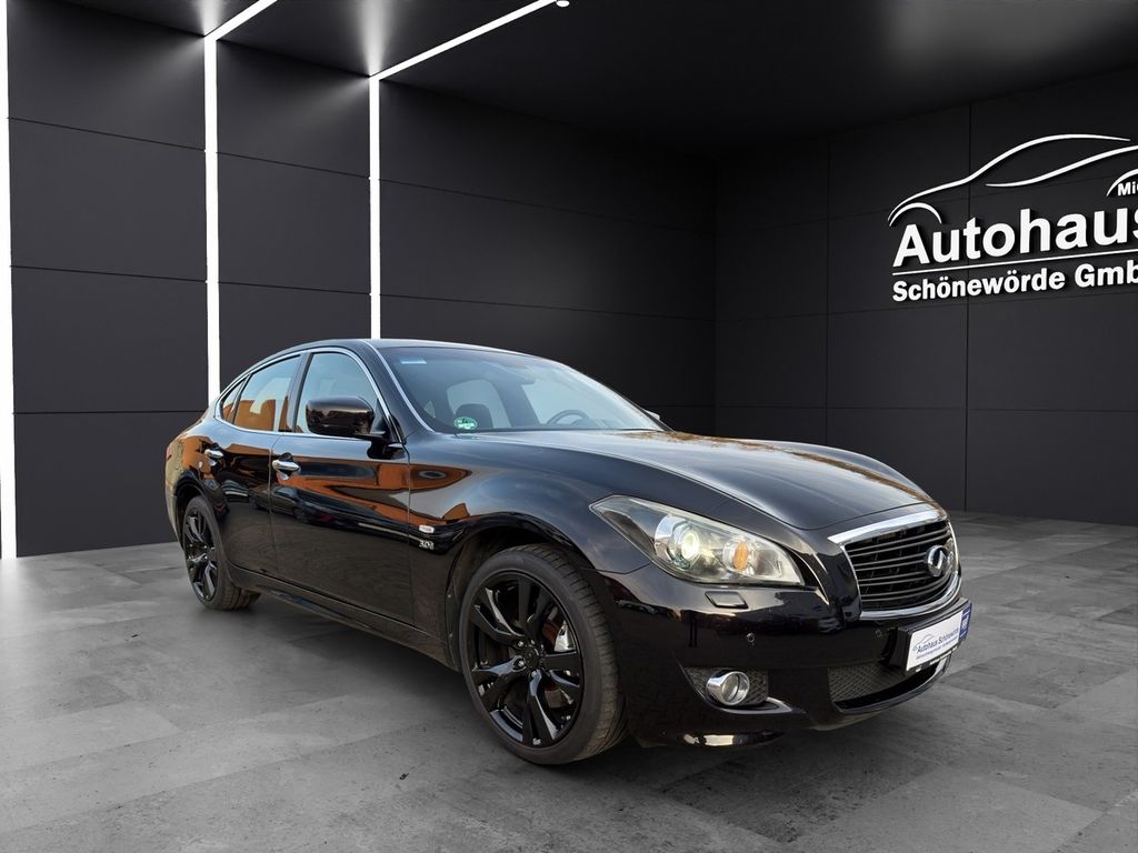 Infiniti Q70