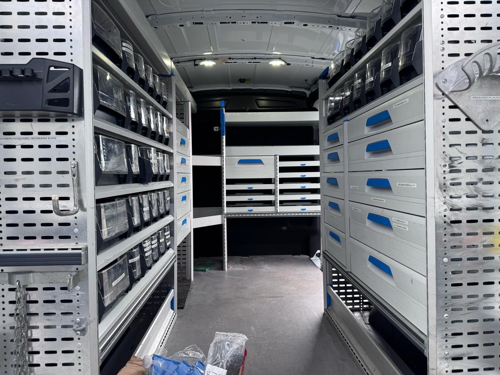 Fahrzeugabbildung Ford Transit 350  L2H2 4x4 Allrad *NAVI*KLIMA*SORTIMO