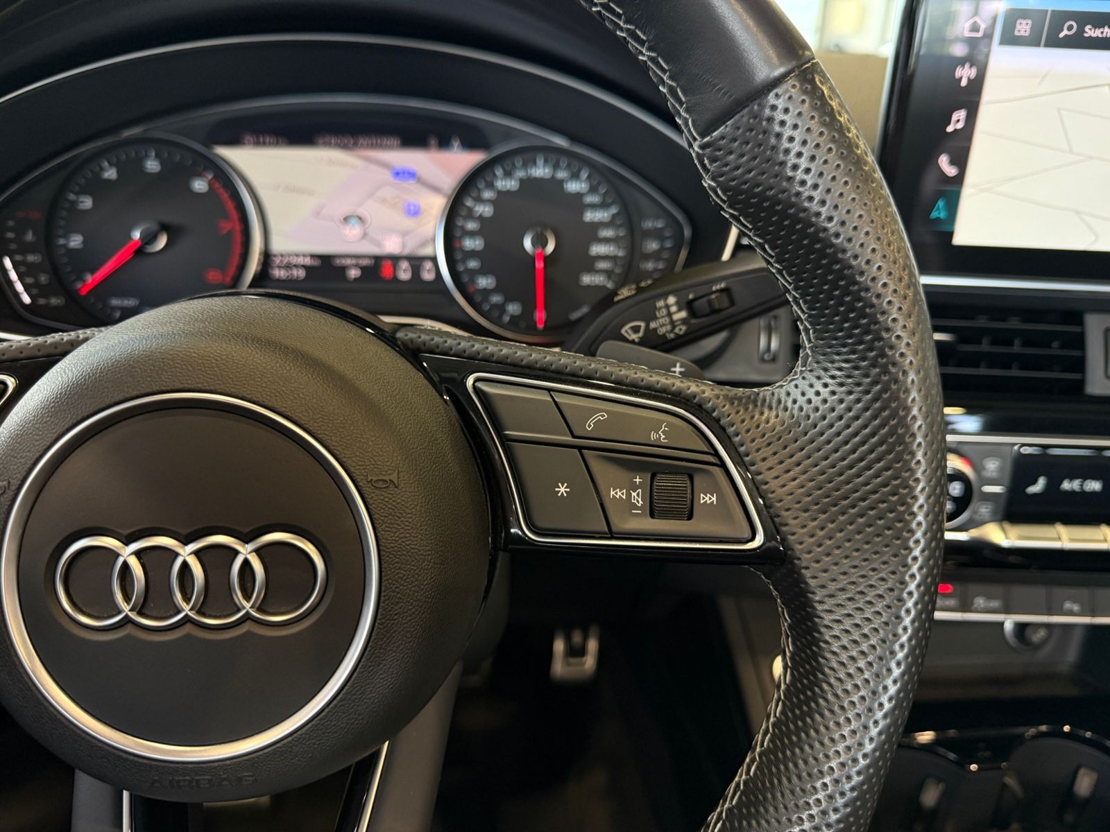Fahrzeugabbildung Audi A5 Cabriolet 40 TFSI S line RFK LED NAVI