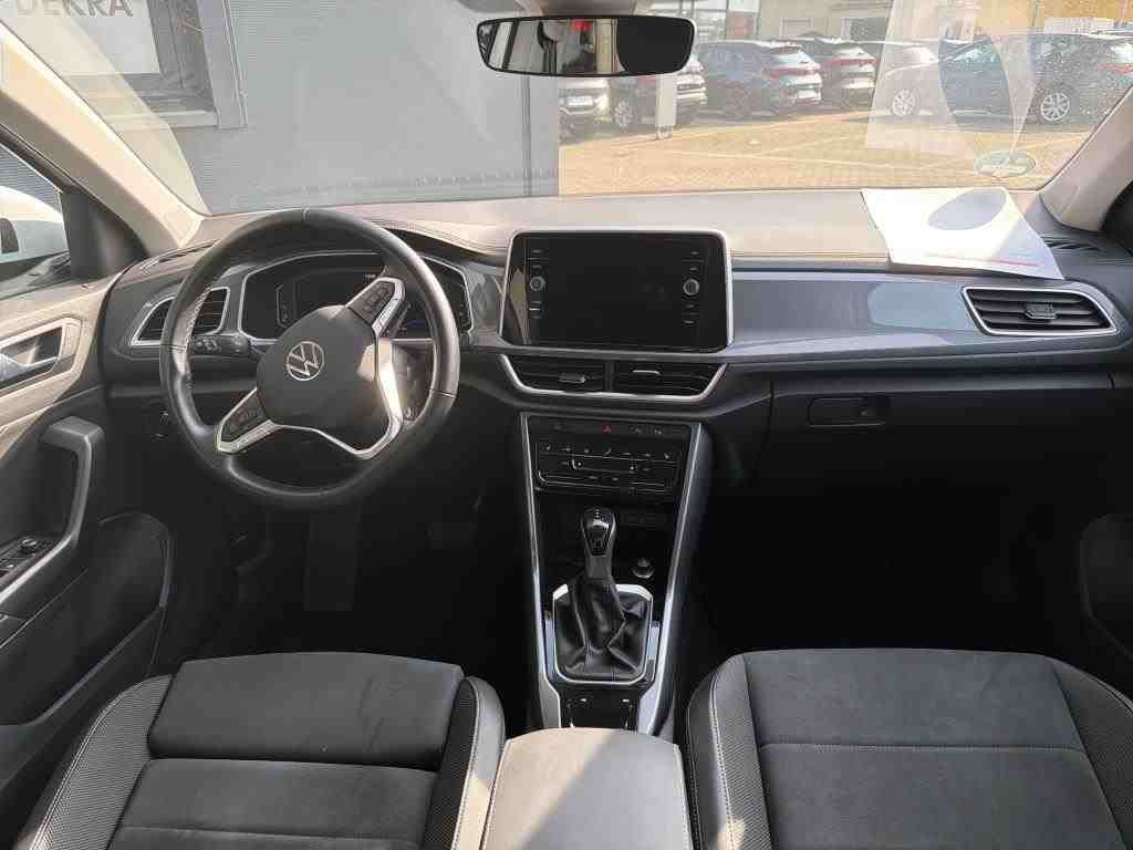 Fahrzeugabbildung Volkswagen T-Roc TSI Style DSG LED plus Navi AID ACC RFK SH