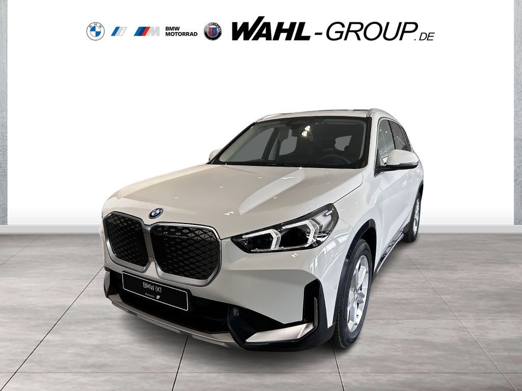 iX1 eDrive20 xLine Panorama AHK Adapt LED Navi L