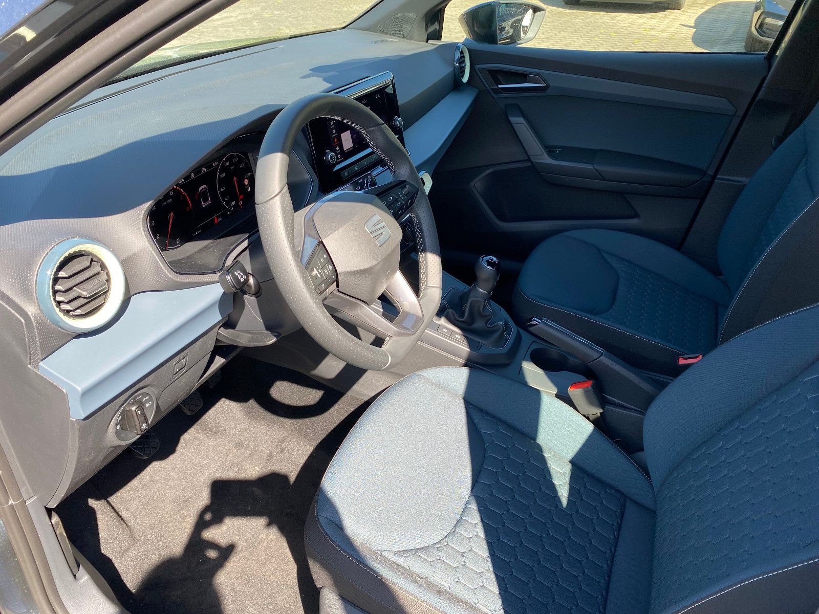 Fahrzeugabbildung SEAT Arona 1.0 TSI NEW Style *SHZ *AHZV Vorber.