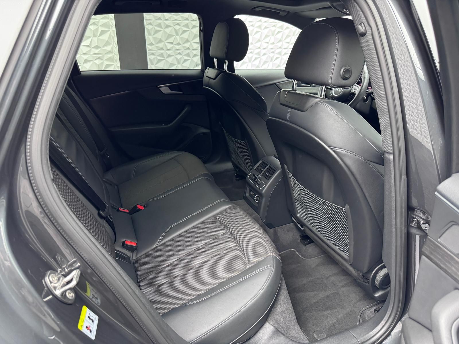 Fahrzeugabbildung Audi 40 TDI S-LINE MATRIX/ACC/KEYL/PANO/VIRTUAL/R-CAM