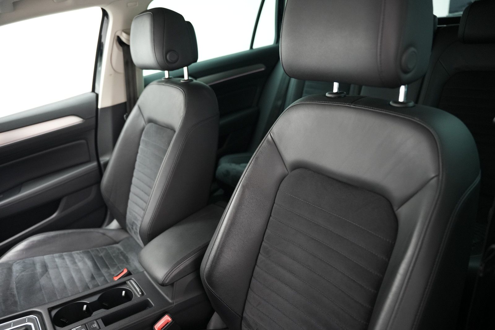 Fahrzeugabbildung Volkswagen Passat Highline *Virtual*Kamera*Start-Stopp*SHZ*