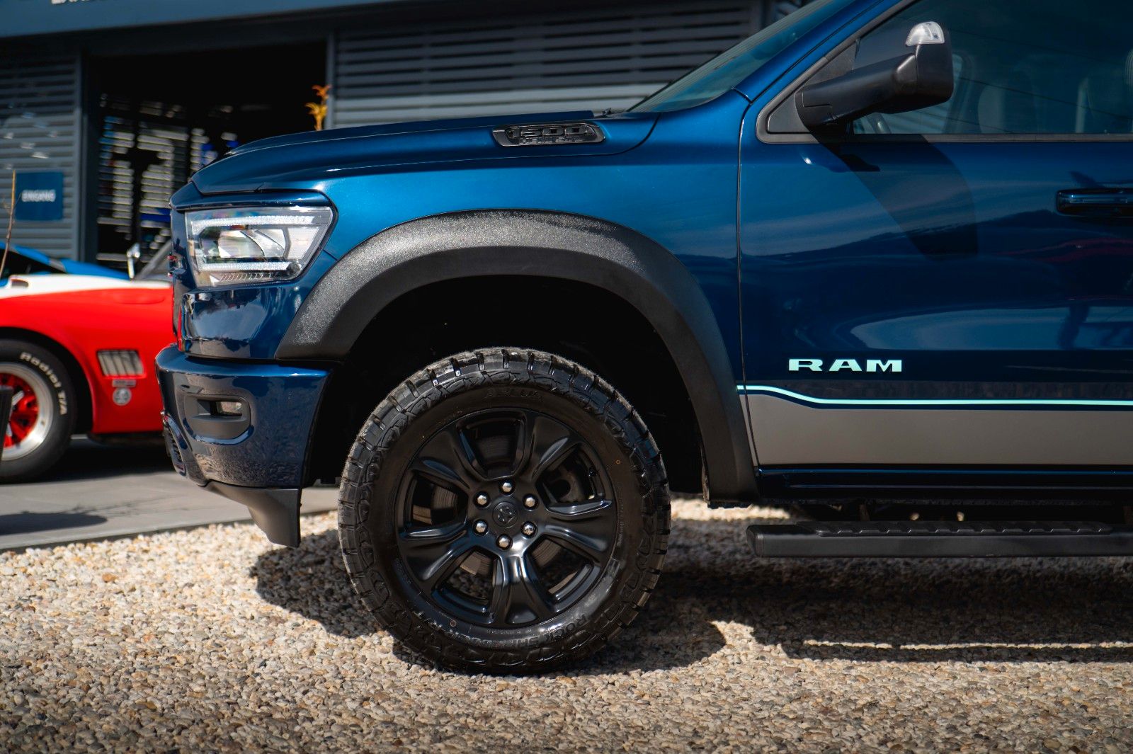 Fahrzeugabbildung Dodge RAM 5.7 V8 HEMI 4x4 BLUE EDITION Offroad LONGBED
