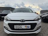 Hyundai i20 Style - Hyundai i20 mit Panoramadach