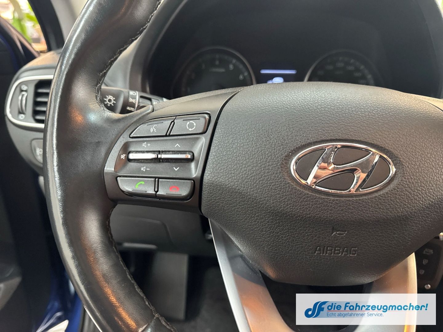 Fahrzeugabbildung Hyundai i30 YES! Navi Apple CarPlay Android Auto Mehrzon