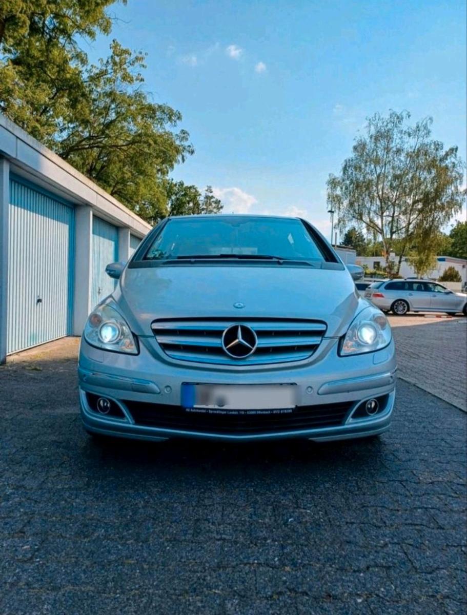 Mercedes-Benz B200 2006 — rear view