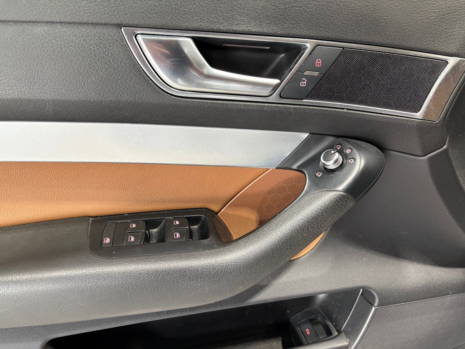 Fahrzeugabbildung Audi A6 Avant 2.0 TDI/NAVI/PDC/KLIMA/SHZ/TEMPOMAT