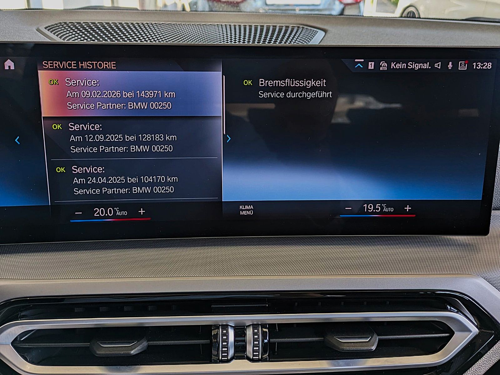 Fahrzeugabbildung BMW 320 d Touring AUT LEDER NAVI HUD LIVE COCKPIT