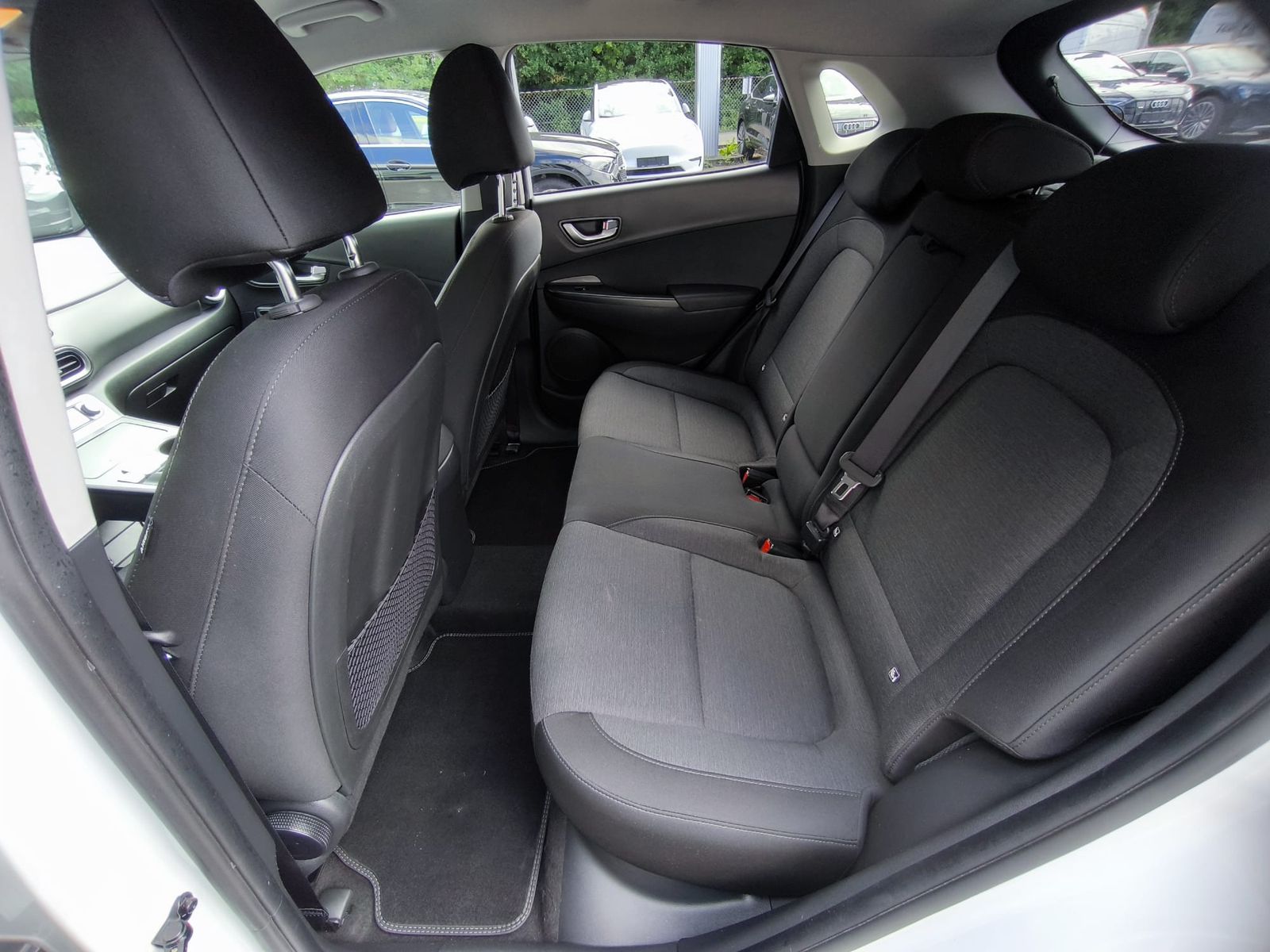 Fahrzeugabbildung Hyundai Kona Elektro Edition 30 LED+NAVI+SHZ+KAMER+KRELL