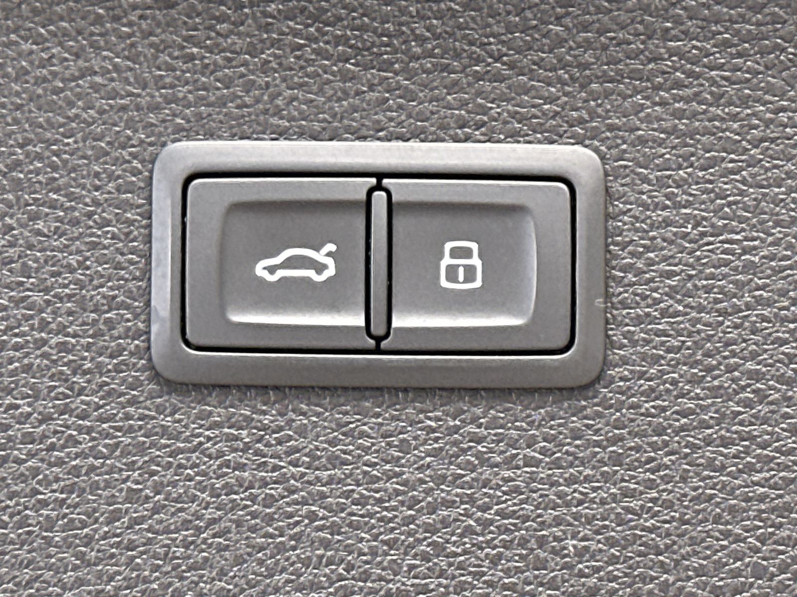 Fahrzeugabbildung Audi Q5 50 TFSI e Quattro S-Line NAV+LED+LUFTFAHRWERK