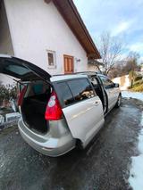 Mazda 5 mit sieben Sitzen . 2 Hand - gebrauchte Mazda 2 aus dem Jahr 2006