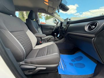 Toyota Auris - 11
