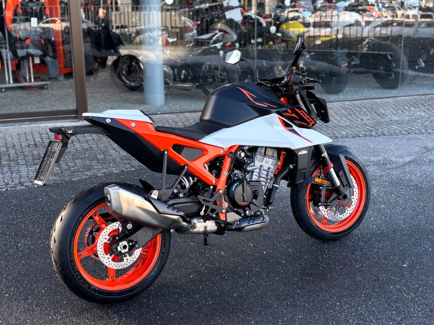 Fahrzeugabbildung KTM 990 Duke R Modell 2026