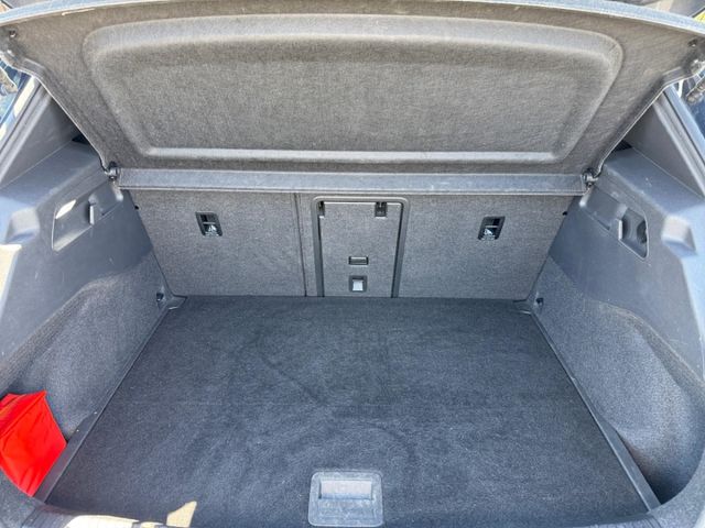 Born 58kWh Navi Wärmep. HuD 20'' Glasdach ACC