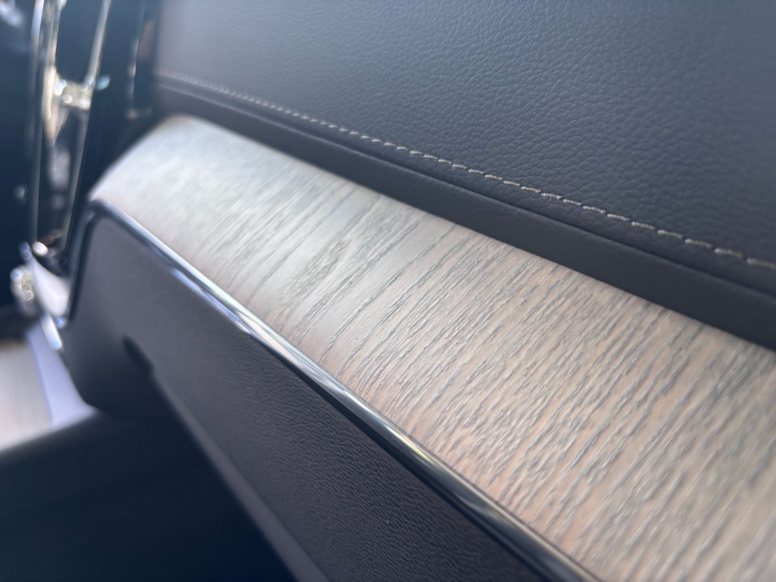 Fahrzeugabbildung Volvo XC60 Inscription AWD AHK H/K ACC MEMORY 20"