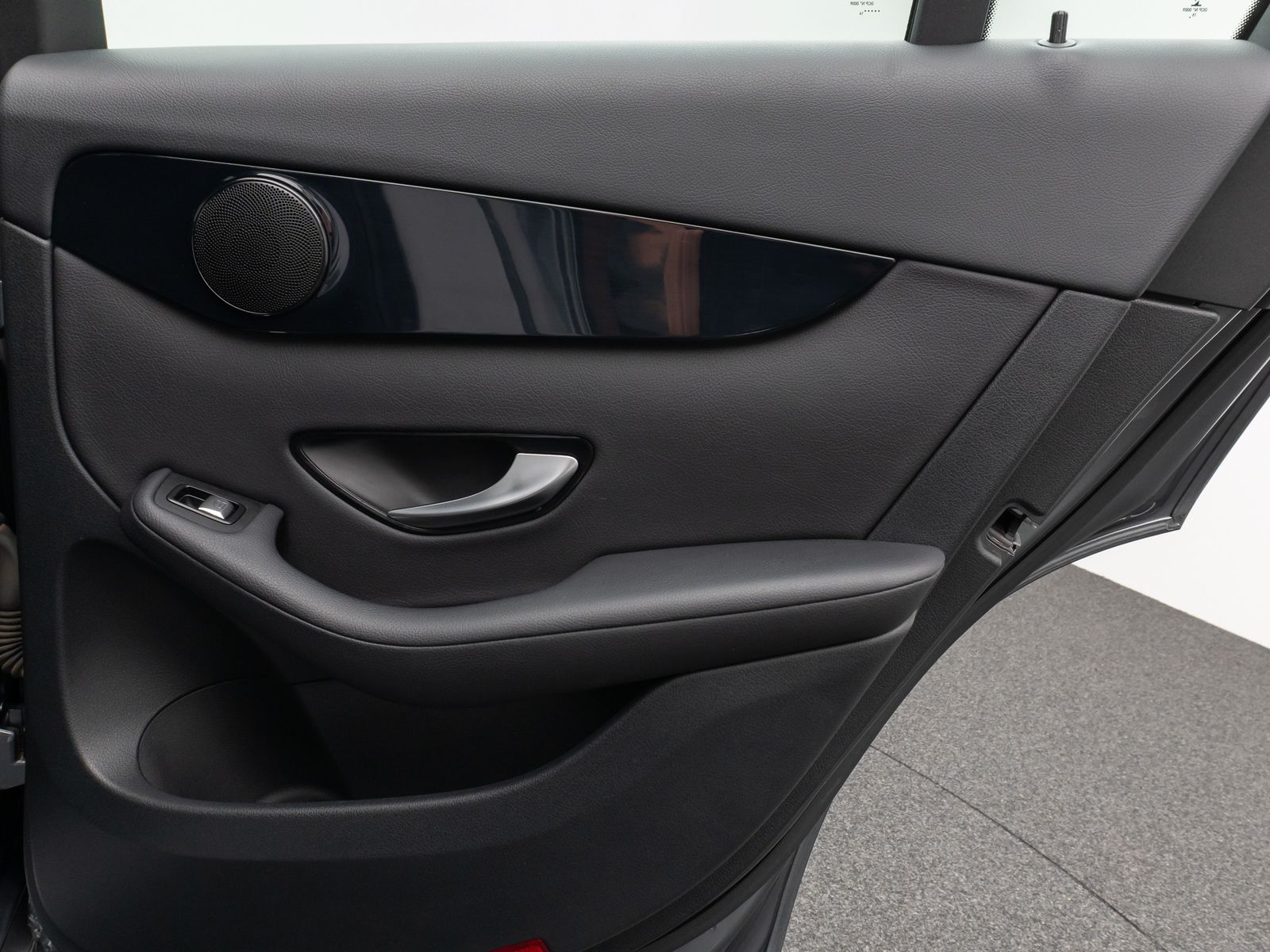 Fahrzeugabbildung Mercedes-Benz GLC 250 4Matic Kamera AHK Navi Sitzhzg