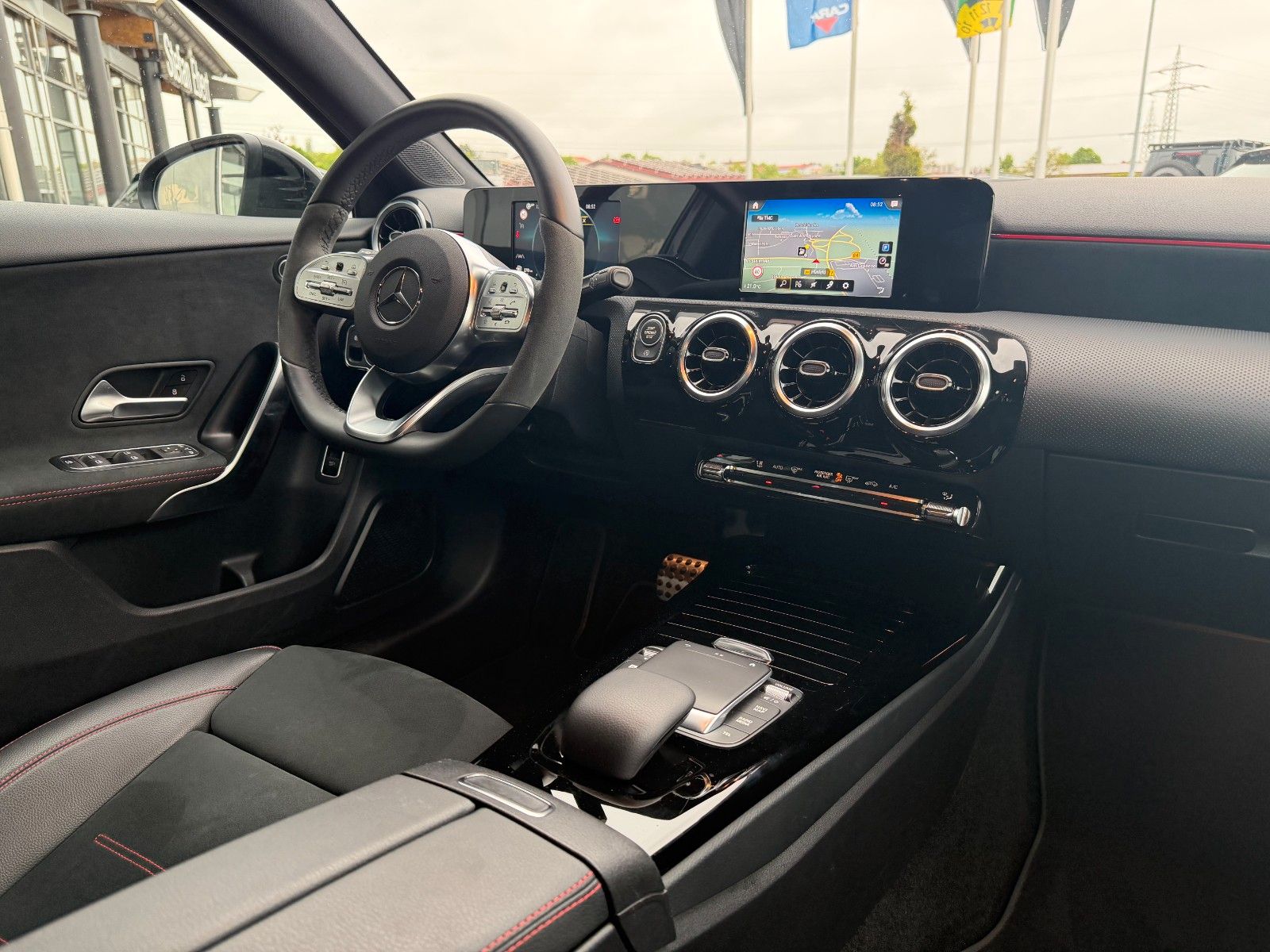 Fahrzeugabbildung Mercedes-Benz A 220d 4MATIC AMG+Night+LED+DAB+Carplay+19"