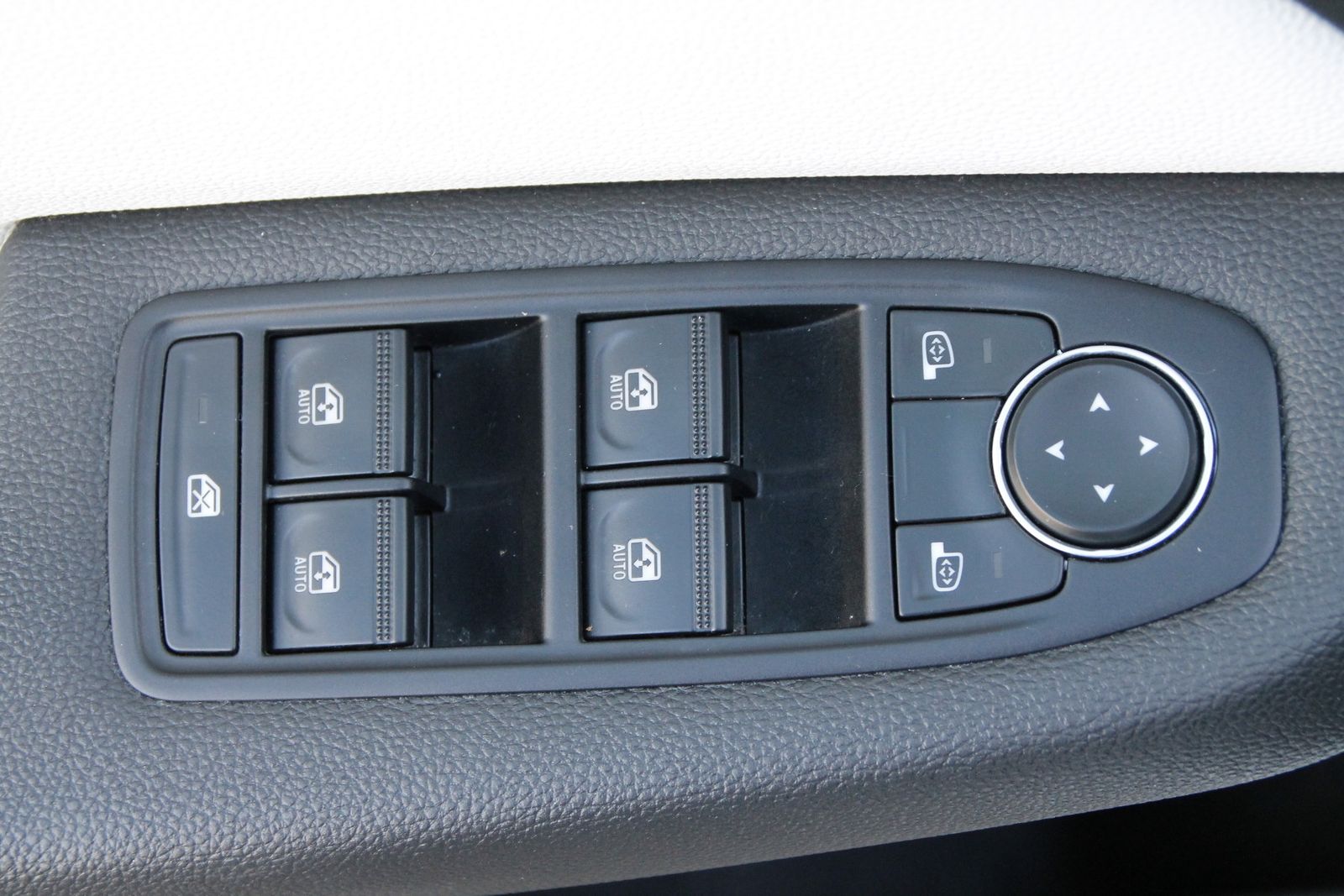 Fahrzeugabbildung Renault Clio V TECHNO TCe 90