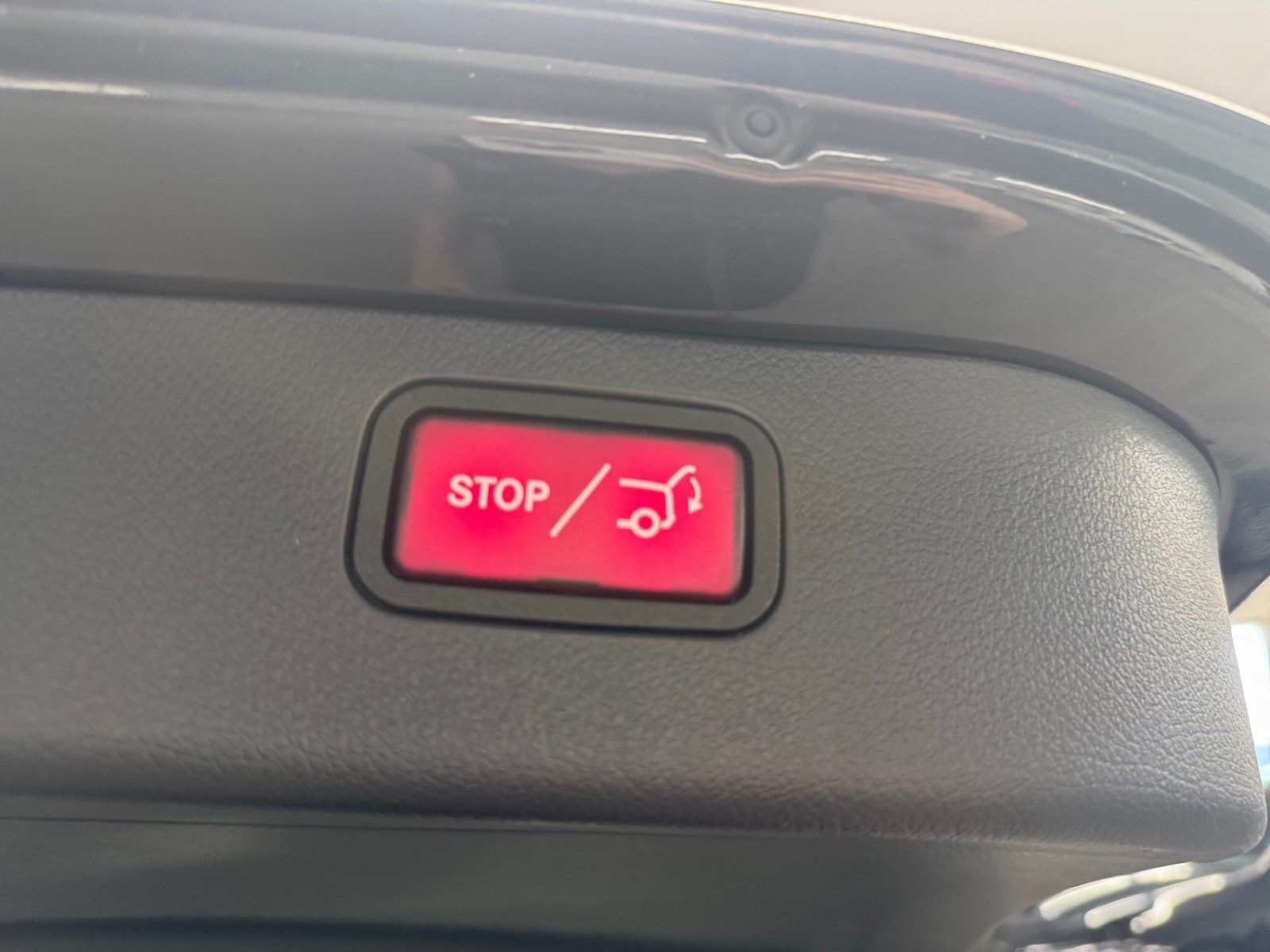 Fahrzeugabbildung Mercedes-Benz C 180 T Avantgarde*AHK*Kamera*LED*CarPlay*EasyPa