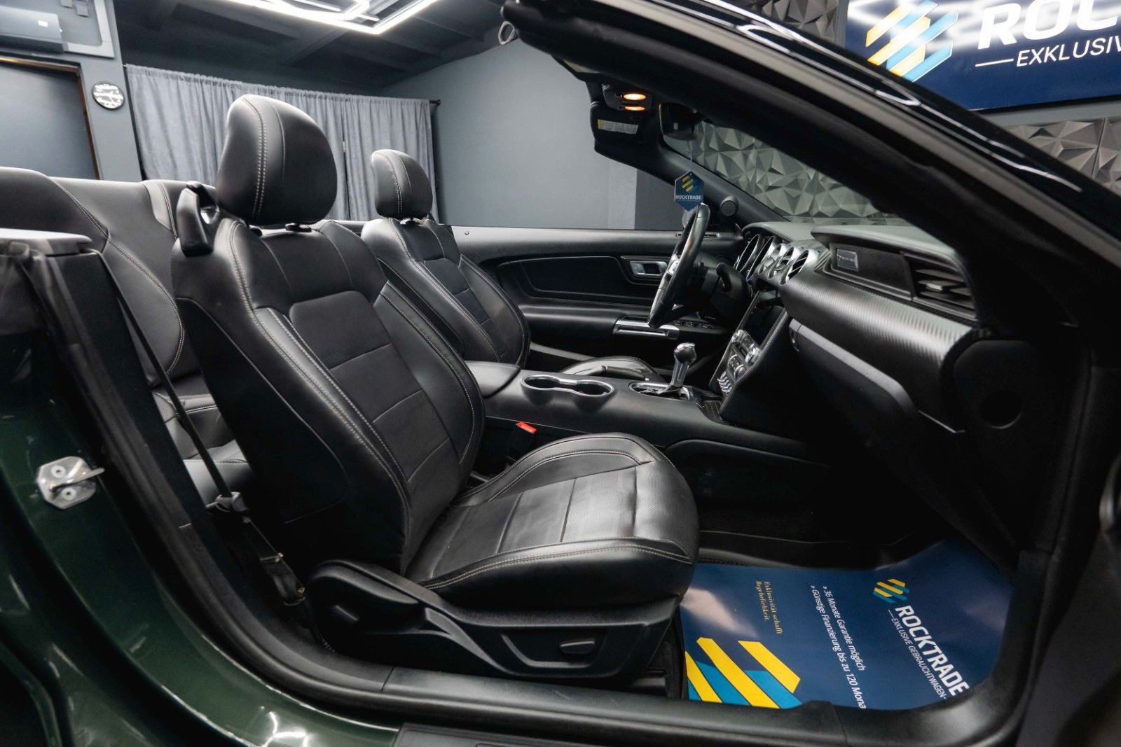 Fahrzeugabbildung Ford Mustang Cabrio DARK HORSE RockTrade Edition 19%
