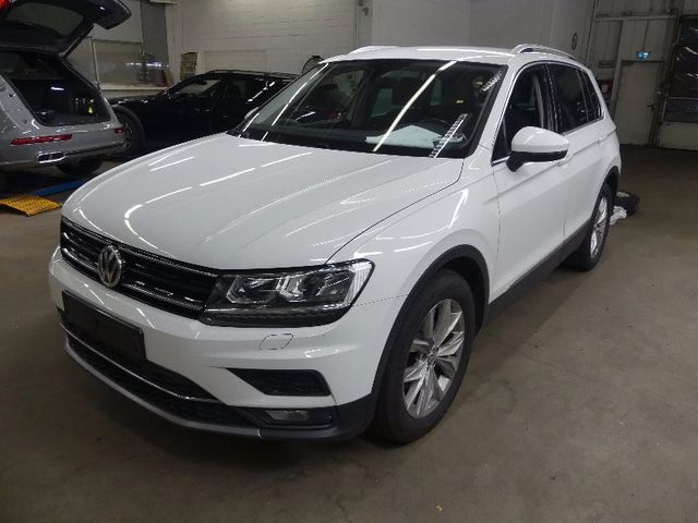 Volkswagen Tiguan Highline BMT2.0TDI DSG LED Navi SHZ PDC