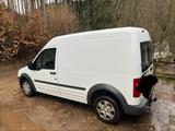 Ford Transit Connect AHK - Ford Transit Connect aus 2013 mit Diesel-Antrieb
