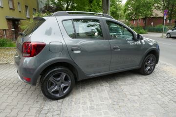 Fahrzeugabbildung Dacia Sandero II Stepway Celebration