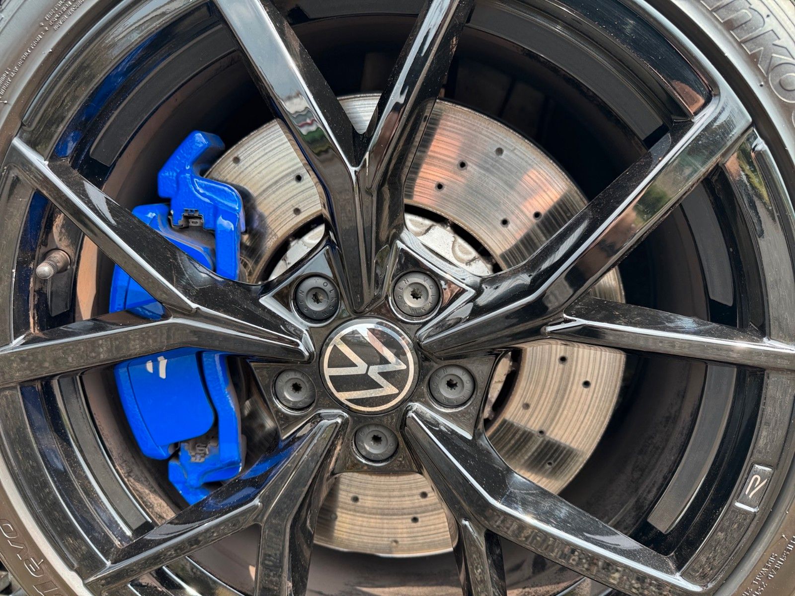 Fahrzeugabbildung Volkswagen Golf VIII Variant R 4Motion 2.0 TSI