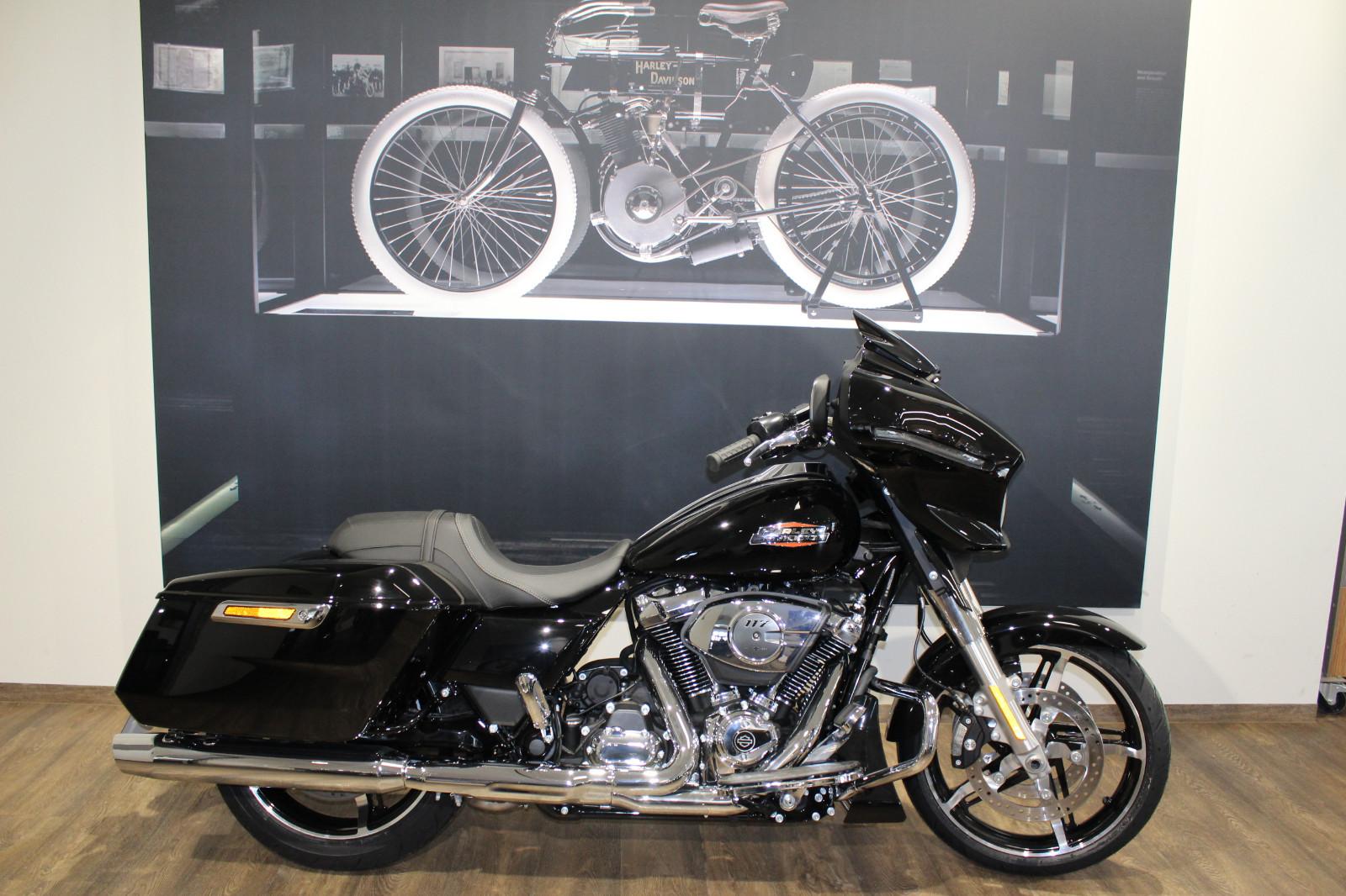 Harley-Davidson Street Glide  FLHX 117 Schwarz Top Zustand