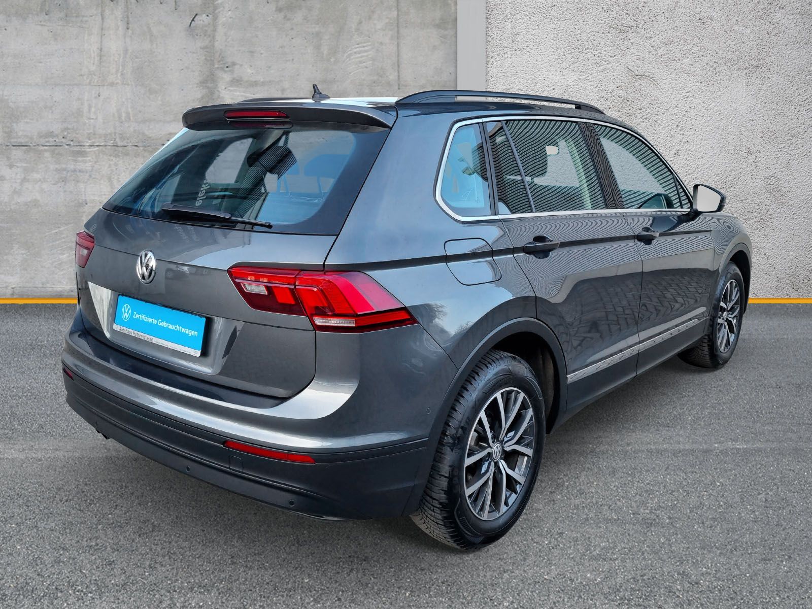 Fahrzeugabbildung Volkswagen Tiguan 1.5 TSI Comfortline AHK KAMERA SHZ