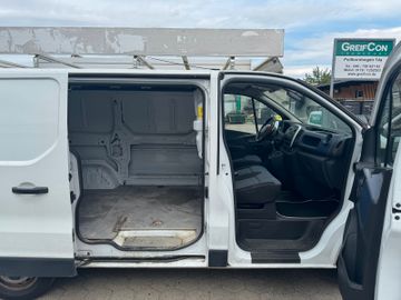 Opel Vivaro - 8