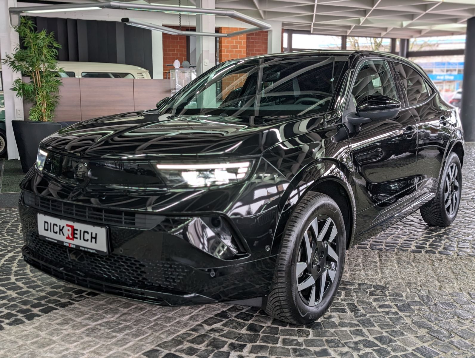 Fahrzeugabbildung Opel Mokka GS BLACK INTEL LUX TECH KAM SHZ BHL VIRT