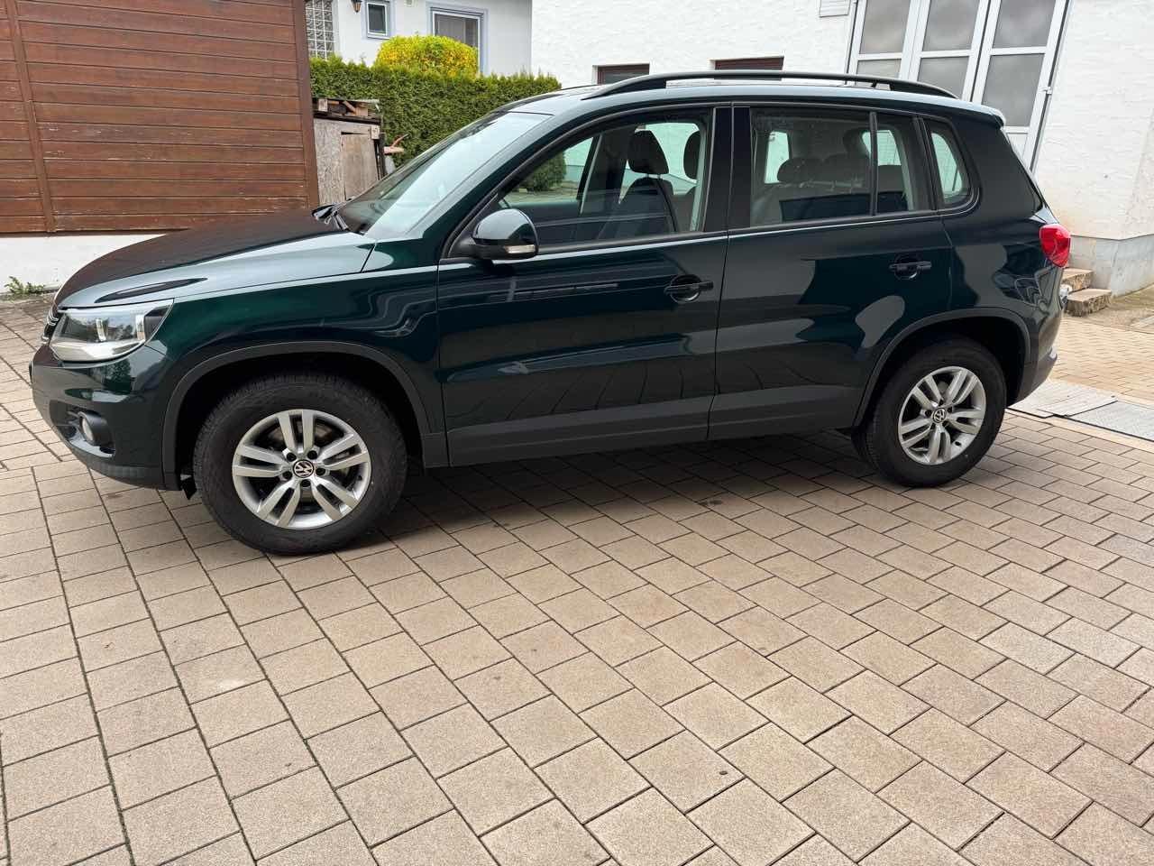 Volkswagen Tiguan Track & Field 4x4 SH AHK Steuerkette neu