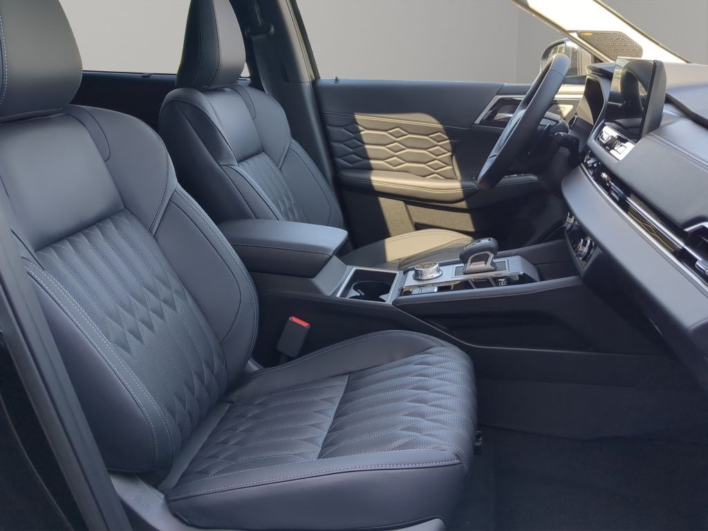 Fahrzeugabbildung Mitsubishi Outlander Top 2.4 PHEV AWD