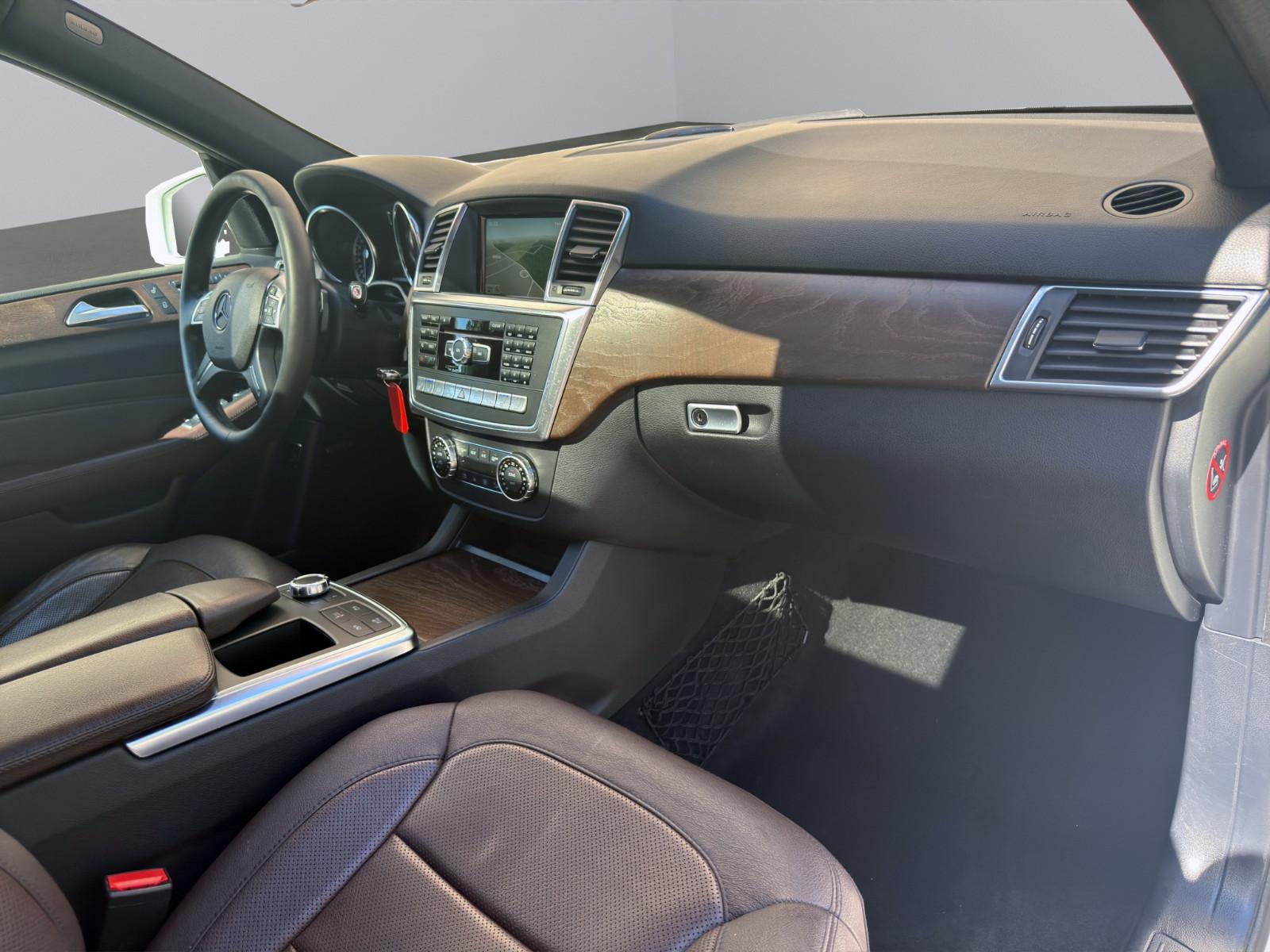 Mercedes-Benz ML 350CDI V6 4MATIC*Leder*Bi-Xenon*360°*Schieb.*