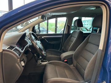 Volkswagen Touran  *7Sitzer*Navi*DSG*Sitzh*BiXenon*