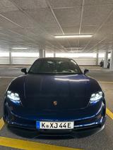 Porsche Taycan 4S + Garantie, 22KW, Bose, Hinterachslenk - Porsche Taycan: Sportwagen
