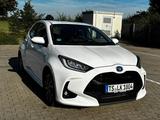 Toyota Yaris 1.5-l-VVT-i Hybrid CVT Club Club - Toyota Yaris mit Benzin-Antrieb: Limousine, Automatik