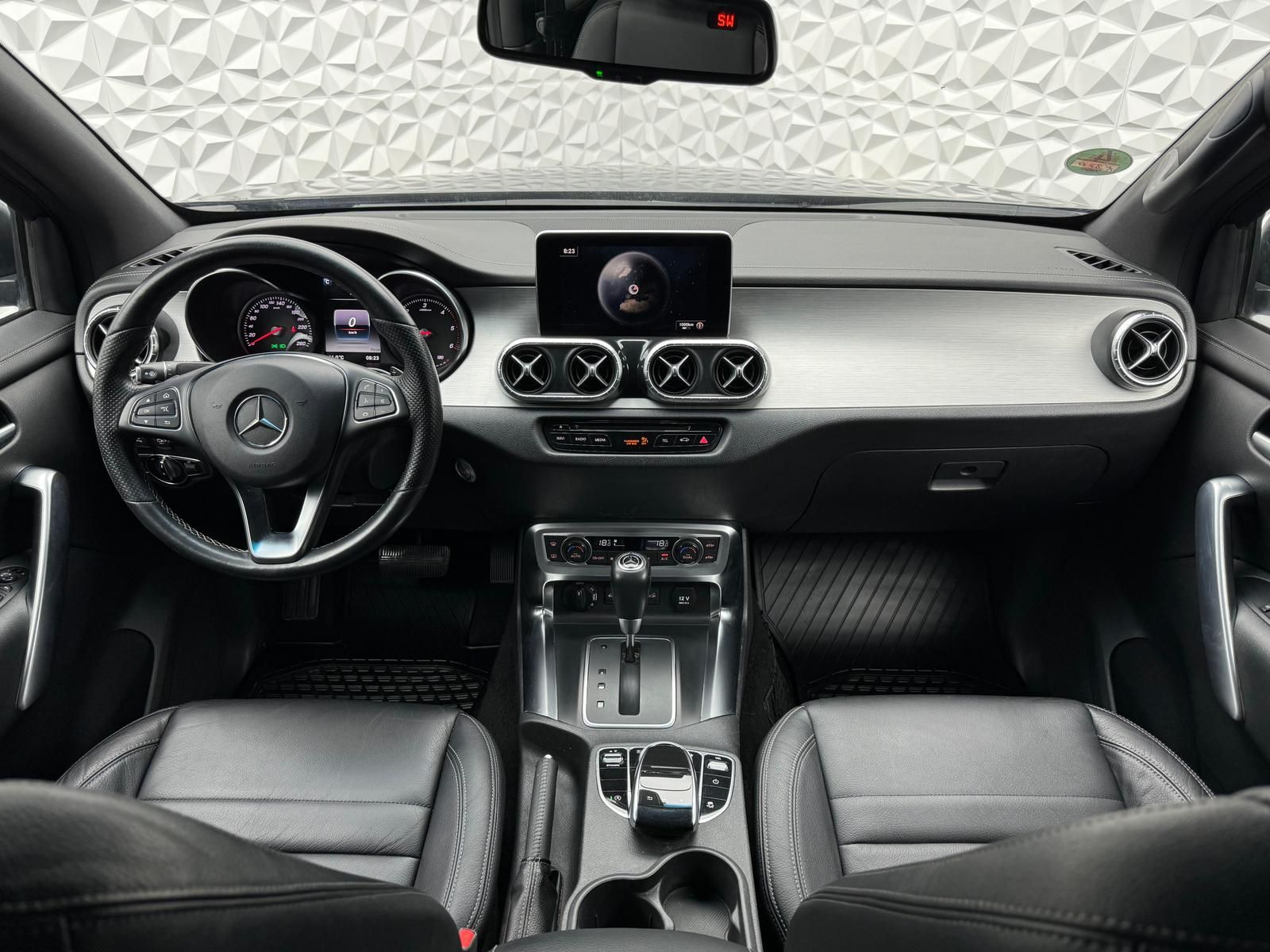Fahrzeugabbildung Mercedes-Benz X350d POWER/4MATIC/STANDHZ/LED/KEYLES/360°/AHK