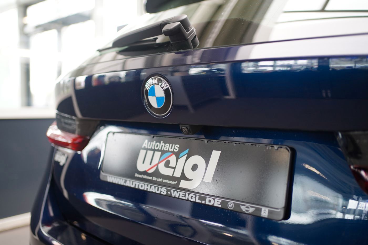 Fahrzeugabbildung BMW 320d Sport Line +AHK+Komfortzugang+HeadUp+LED