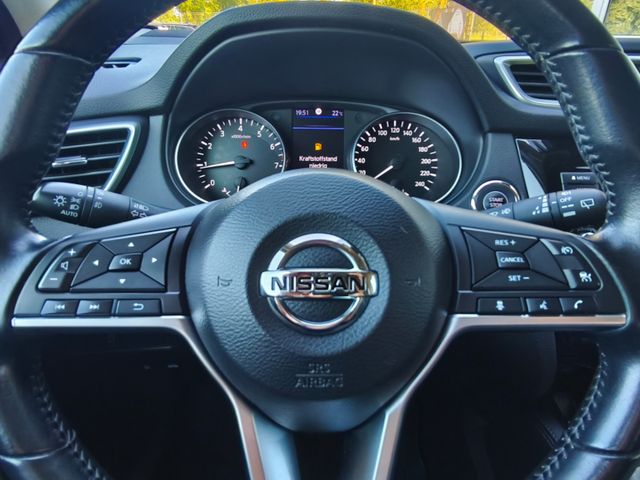 Nissan Qashqai Tekna*AHK*LED*Navi*SHZ*Kamera*PDC*