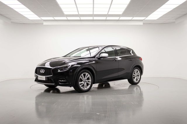 Infiniti INFINITI Q30 1.5 DIESEL BUSINESS EXECU