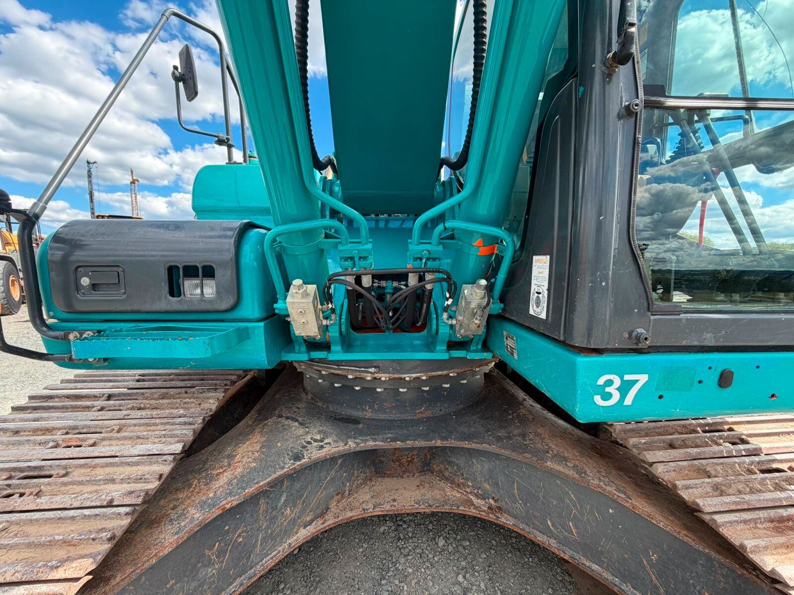 Fahrzeugabbildung Doosan DX 255 LC Kettenbagger