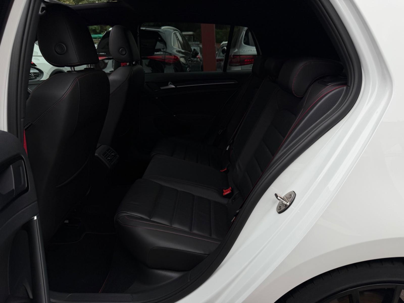 Volkswagen Golf VII Lim. GTI Clubsport*DYNAUDIO*PANO*LEDER*