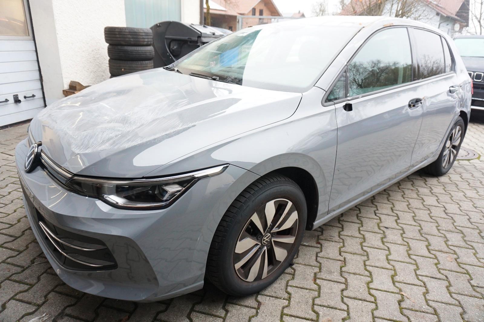 Volkswagen Golf 1.5 eTSI OPF DSG Goal LED/ NAVI